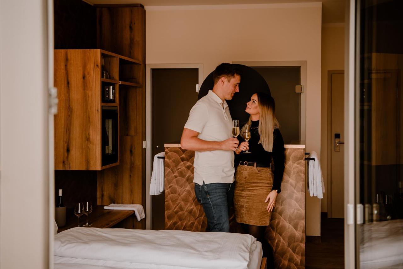 Weinzuhause Hotel-Restaurant-Vinothek Mommenheim Ngoại thất bức ảnh