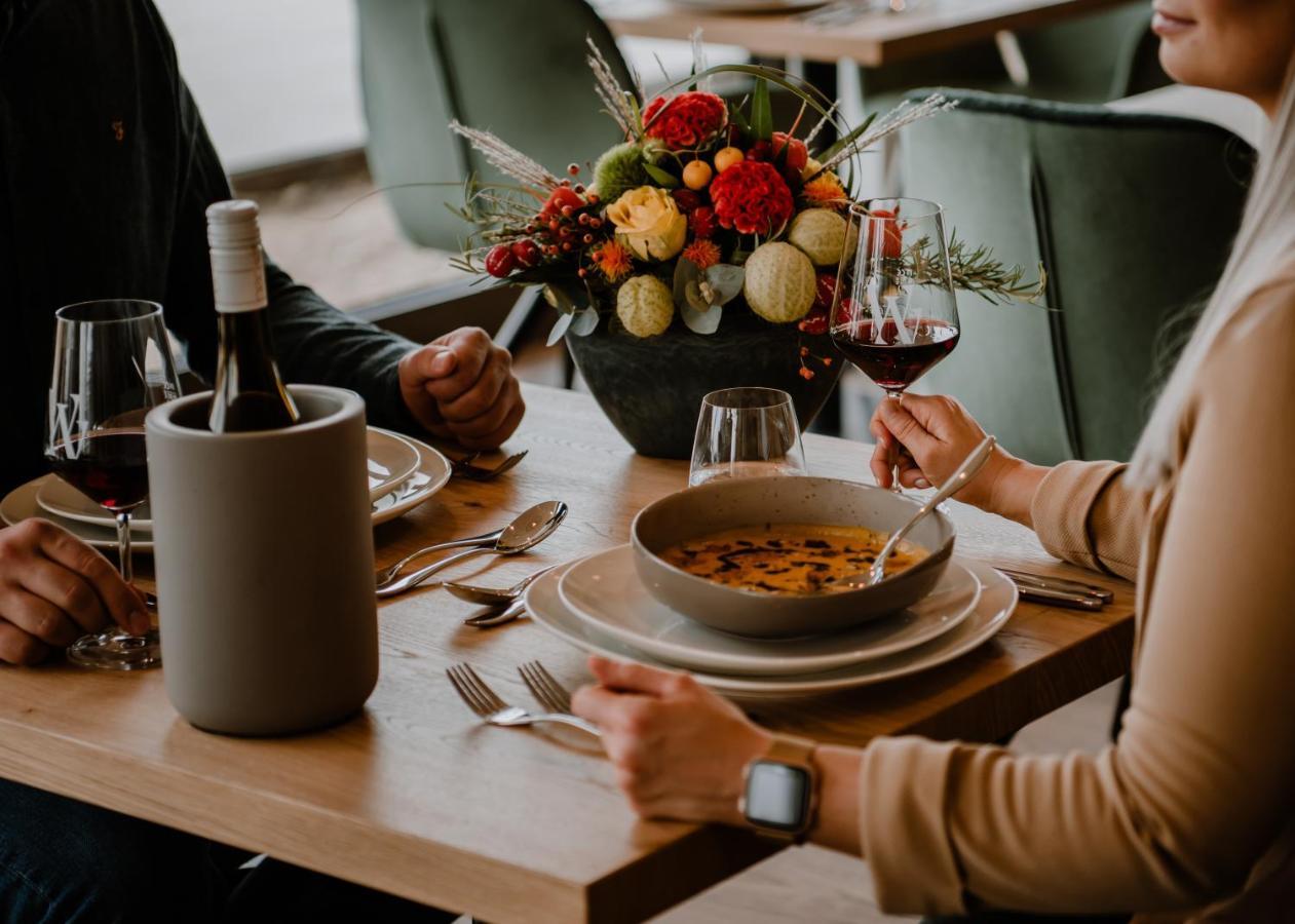 Weinzuhause Hotel-Restaurant-Vinothek Mommenheim Ngoại thất bức ảnh