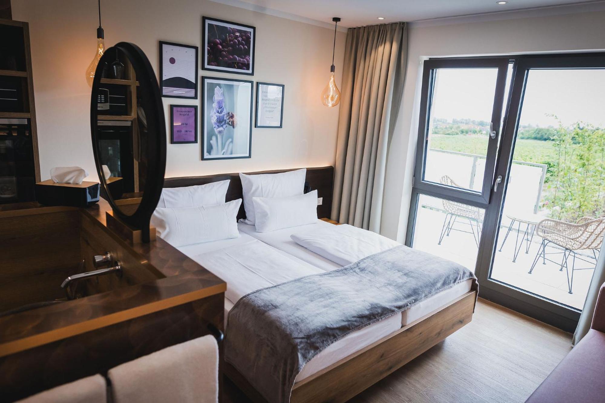 Weinzuhause Hotel-Restaurant-Vinothek Mommenheim Ngoại thất bức ảnh