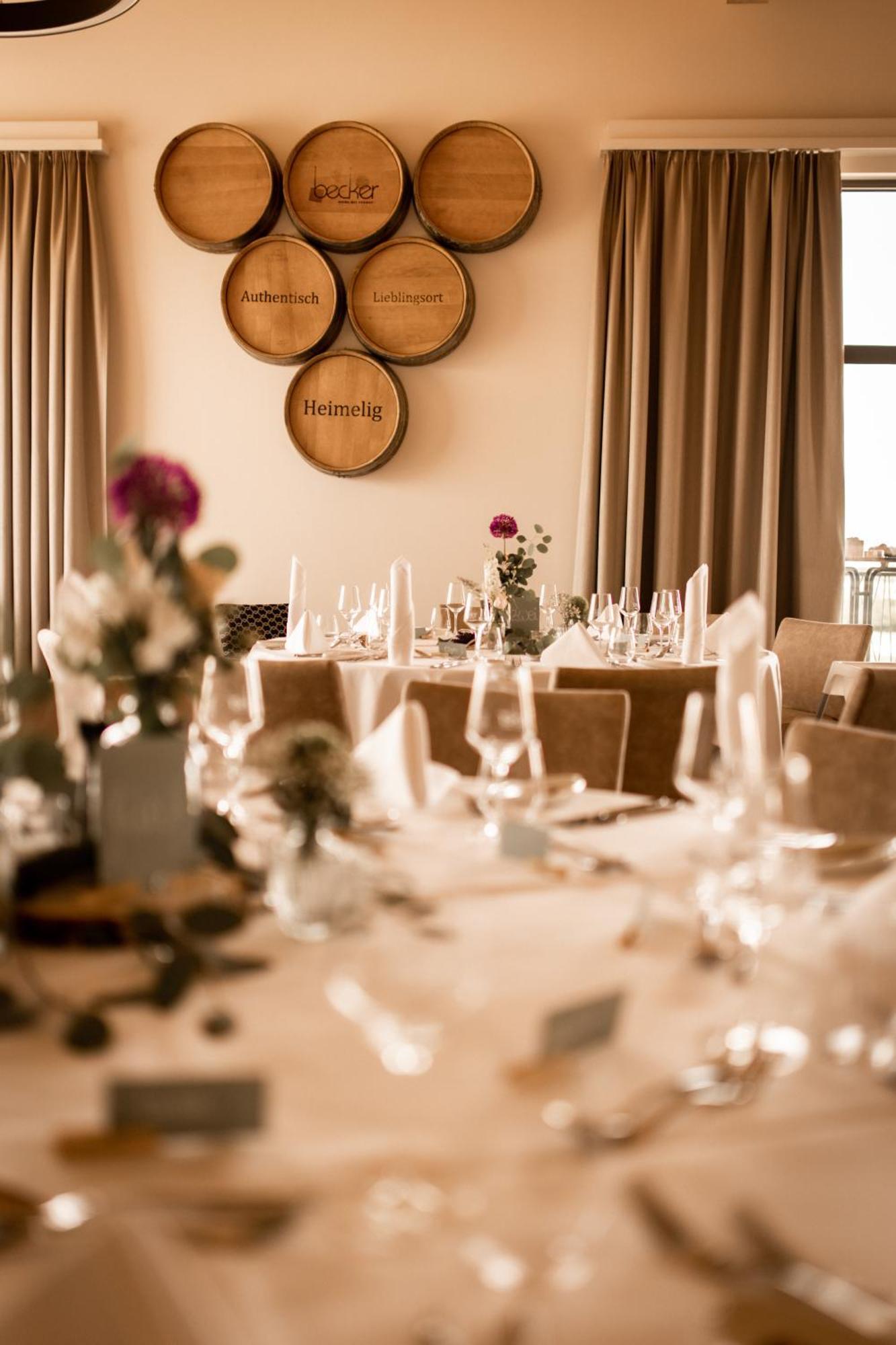 Weinzuhause Hotel-Restaurant-Vinothek Mommenheim Ngoại thất bức ảnh