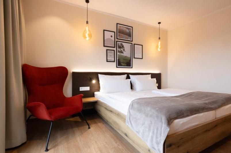 Weinzuhause Hotel-Restaurant-Vinothek Mommenheim Ngoại thất bức ảnh